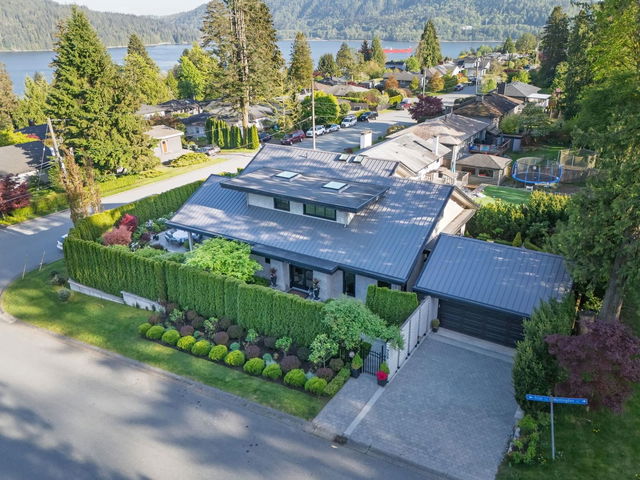 939 Friar Crescent