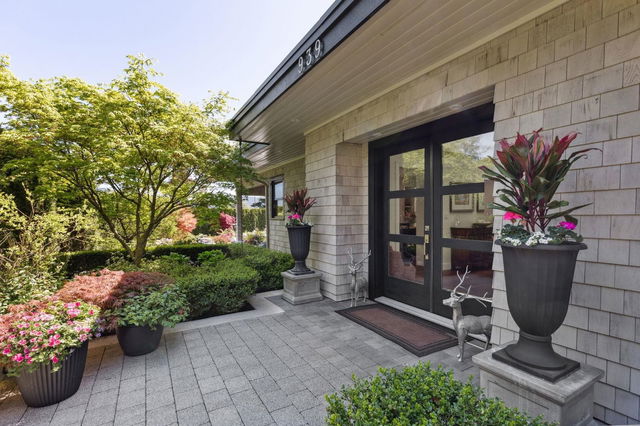 939 Friar Crescent