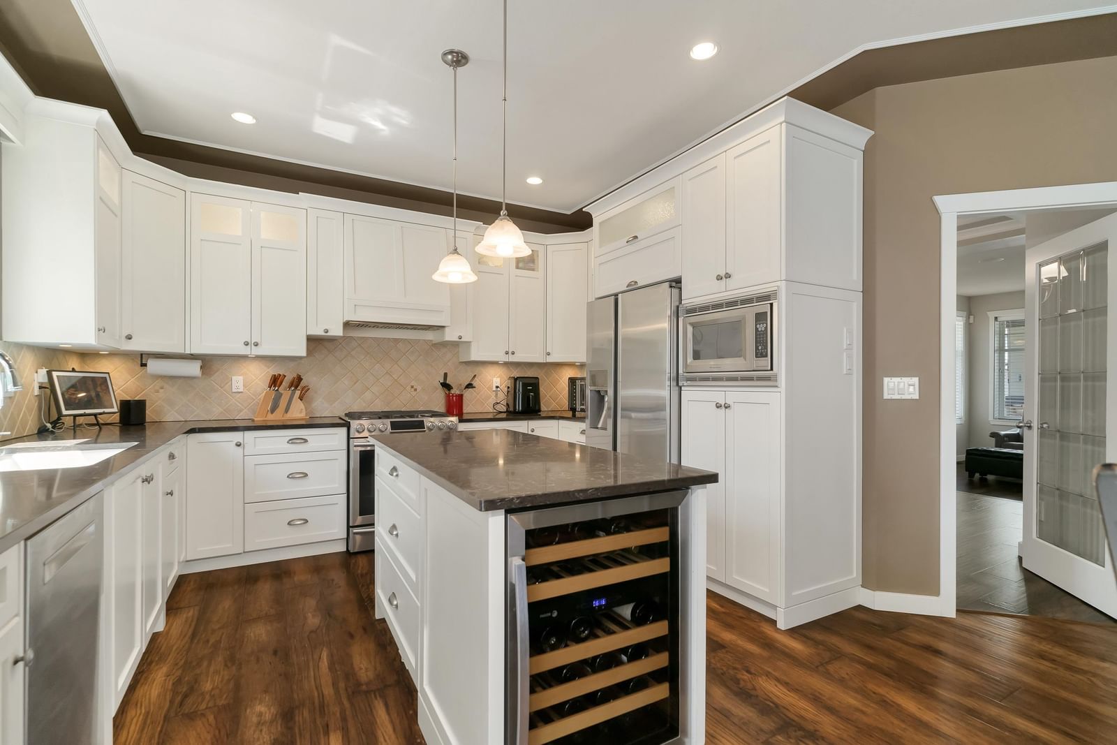 Listing Image 11