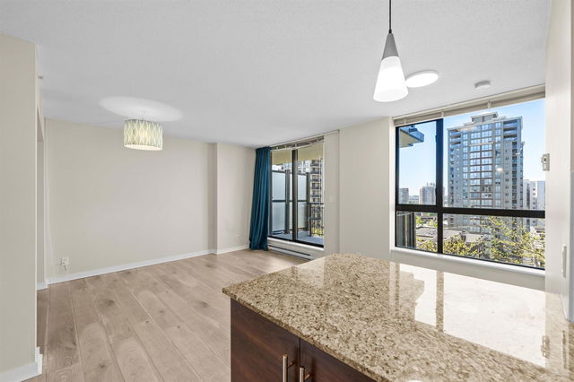 302 - 814 Royal Avenue