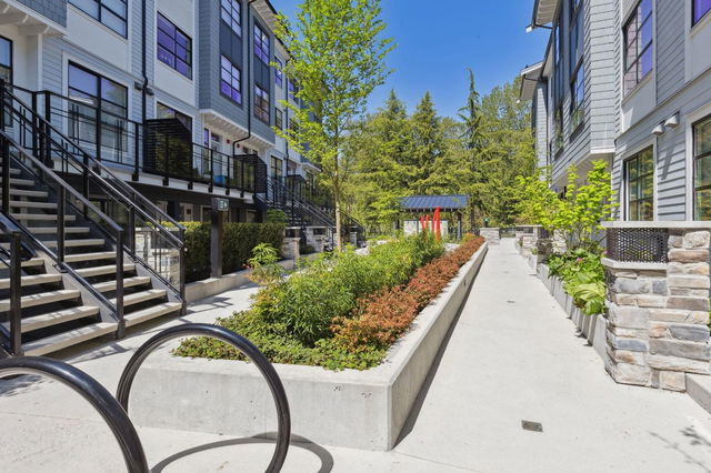110 - 2045 Heritage Park Lane