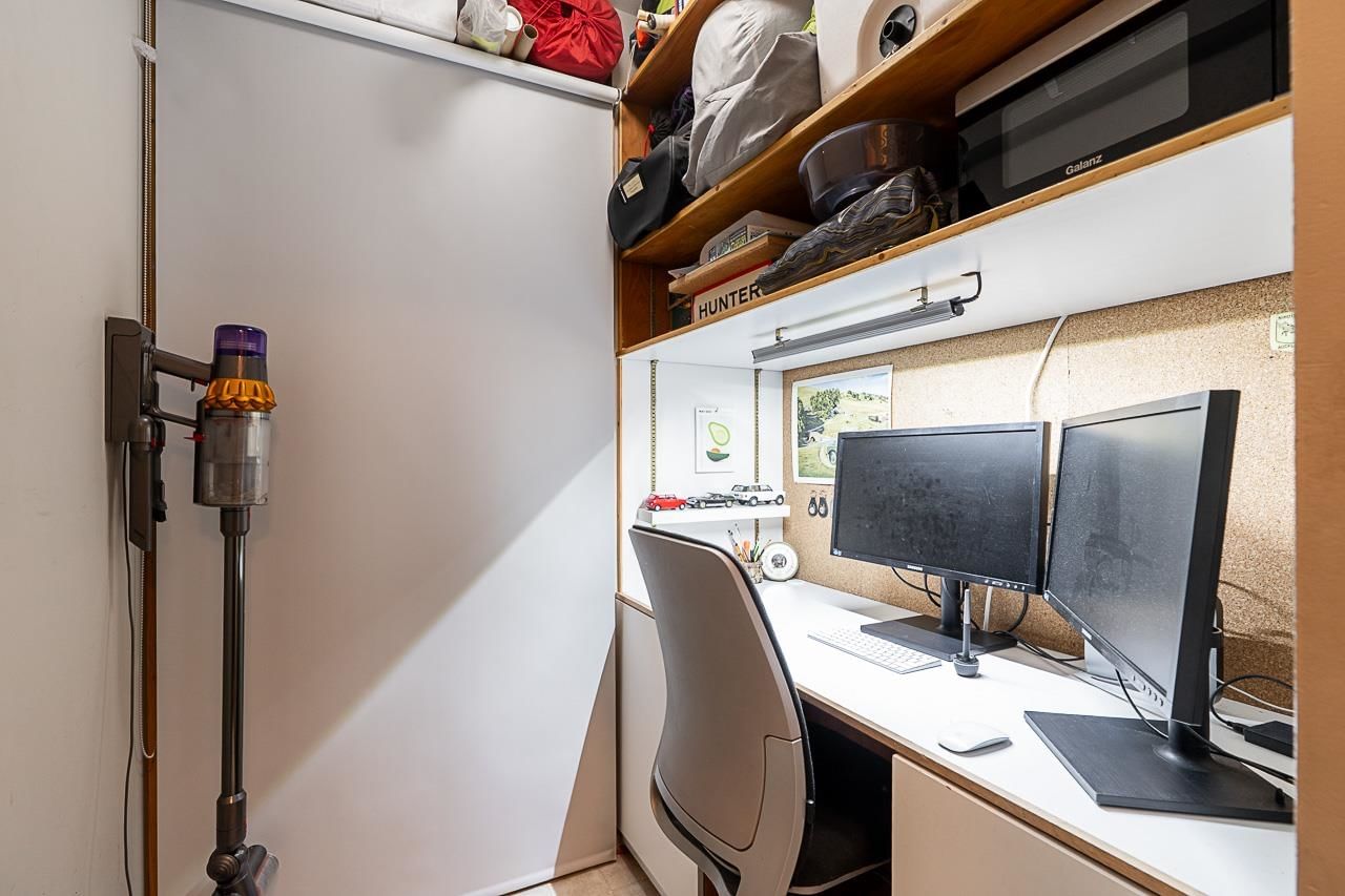 Listing Image 17