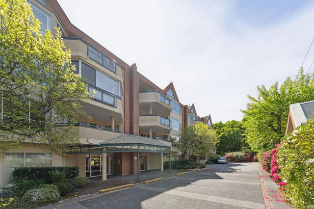 105 - 8600 Lansdowne Road