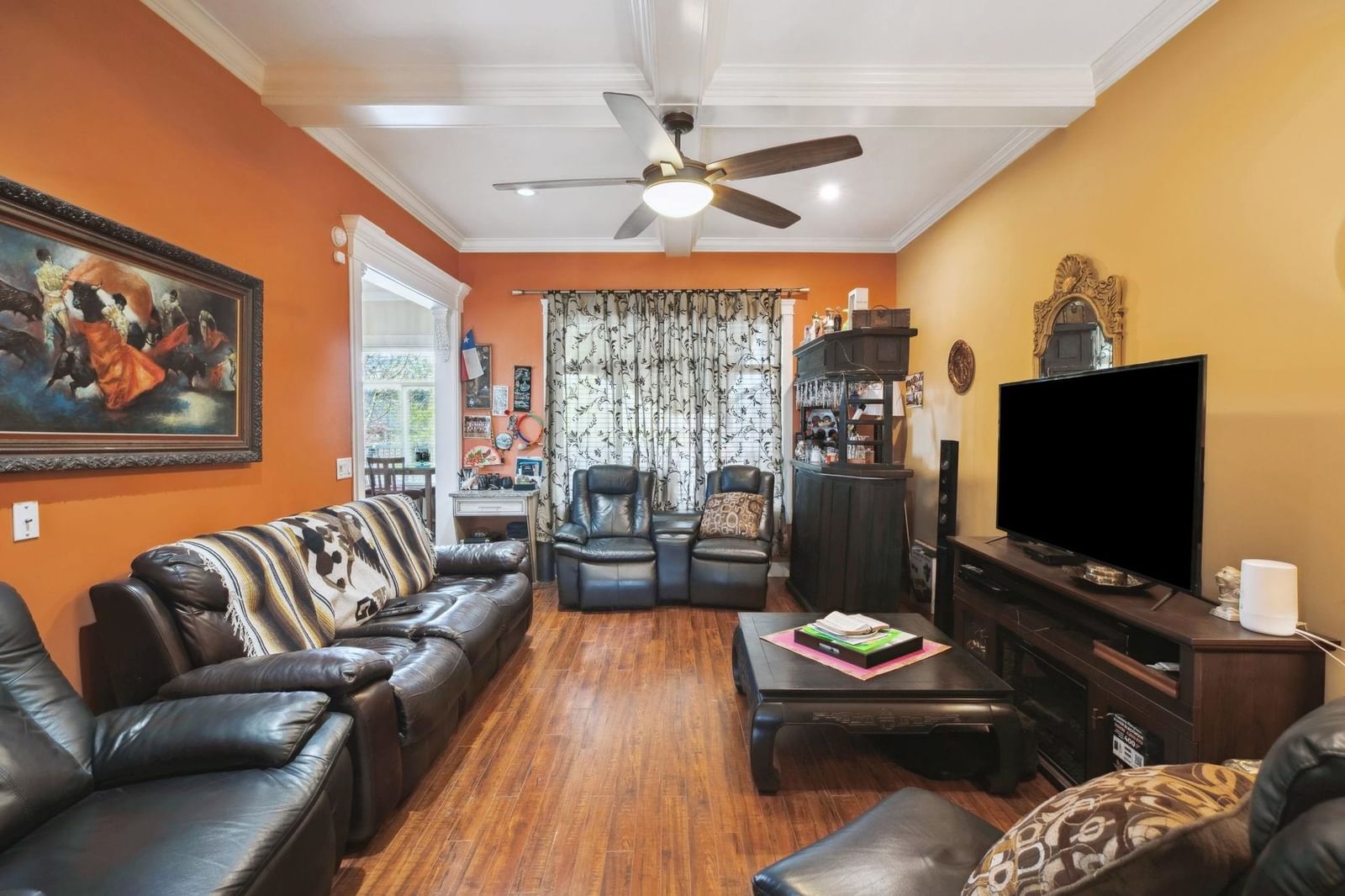 Listing Image 4