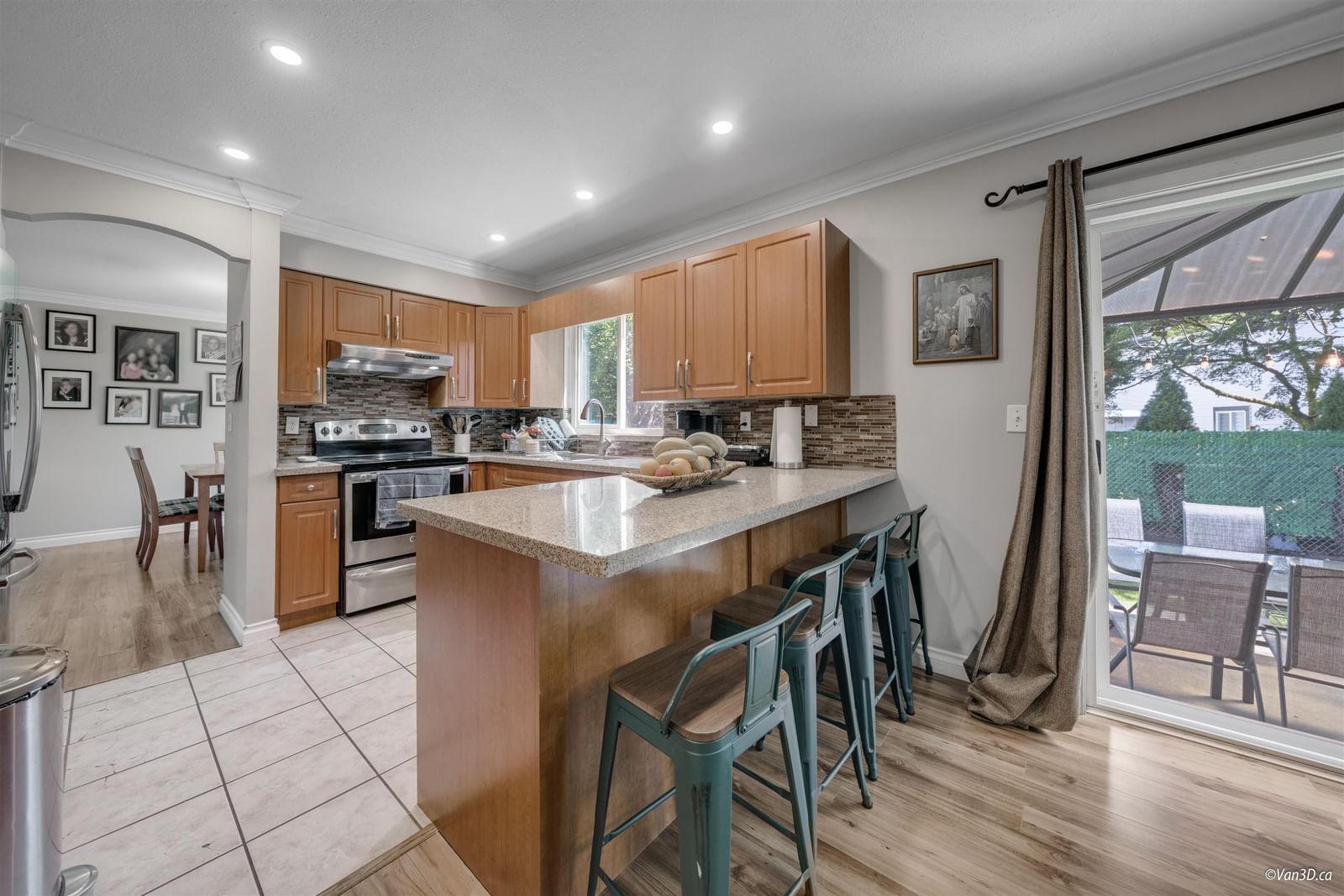 Listing Image 12