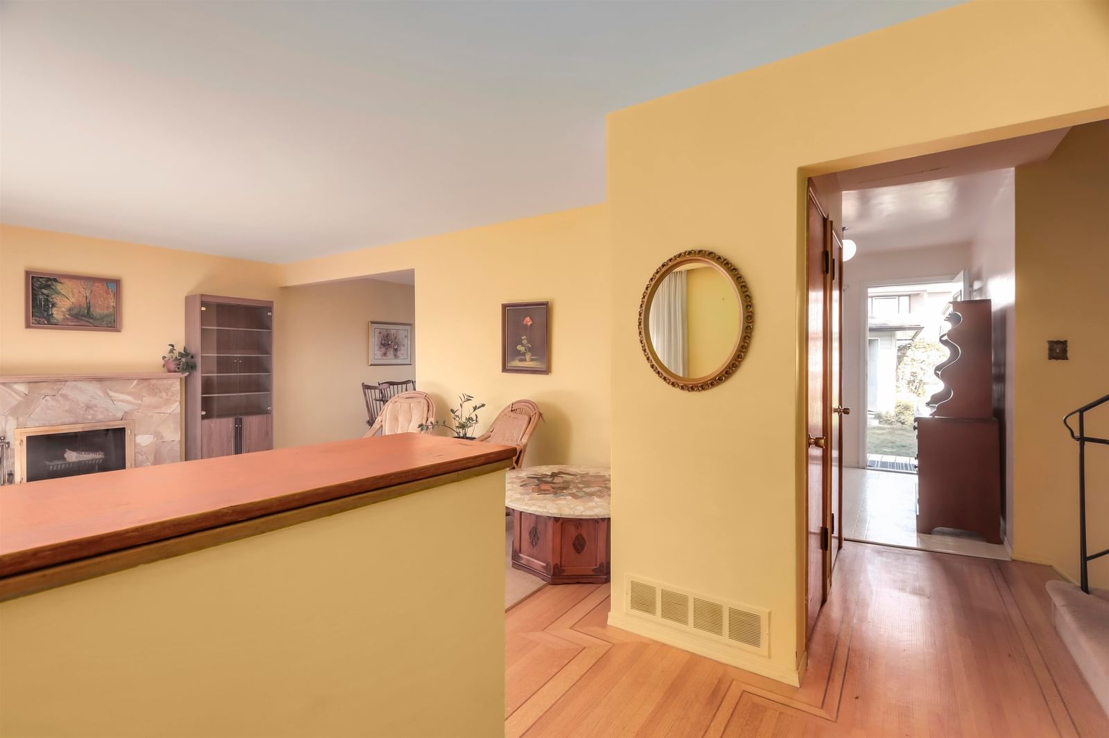Listing Image 6
