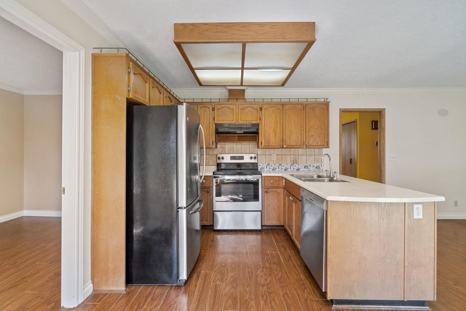 Listing Image 19