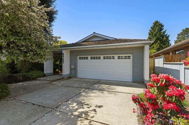 5757 Goldenrod Crescent