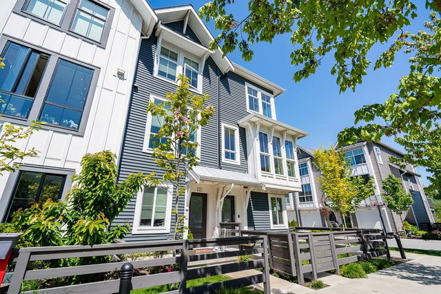 13 - 4726 Orca Way