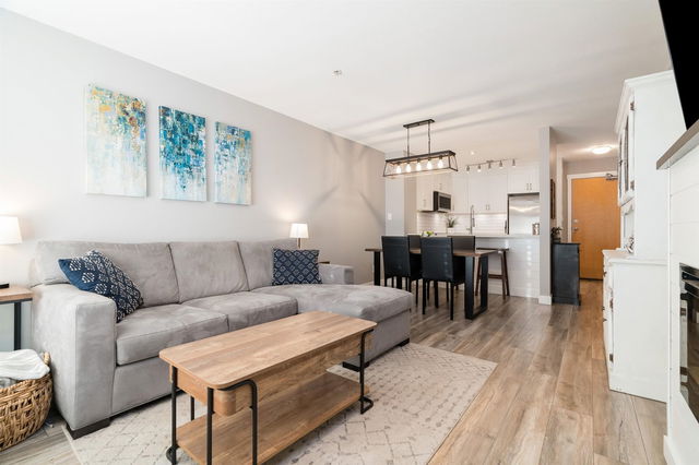407 - 675 Park Crescent