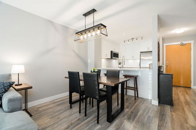 407 - 675 Park Crescent