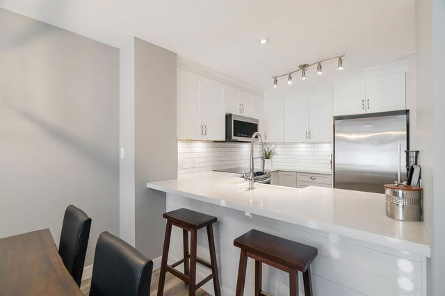 407 - 675 Park Crescent