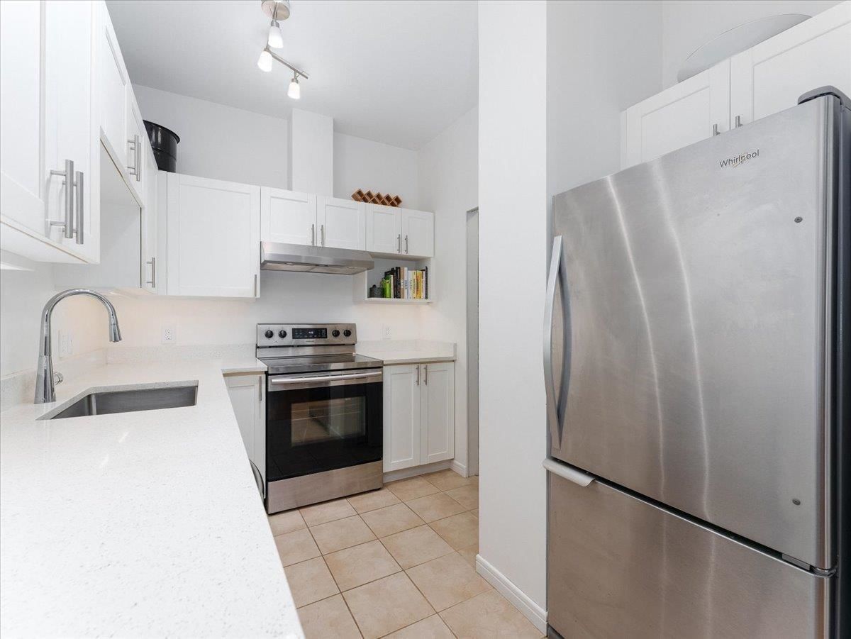 Listing Image 17