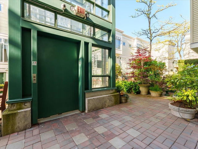 211 - 3727 10th Avenue