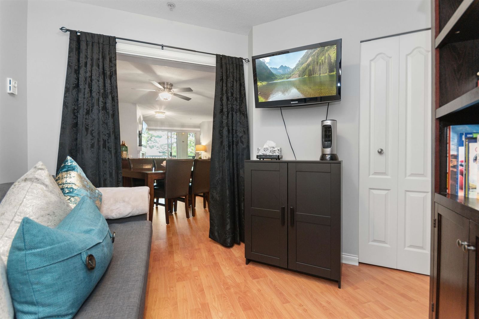 Listing Image 12