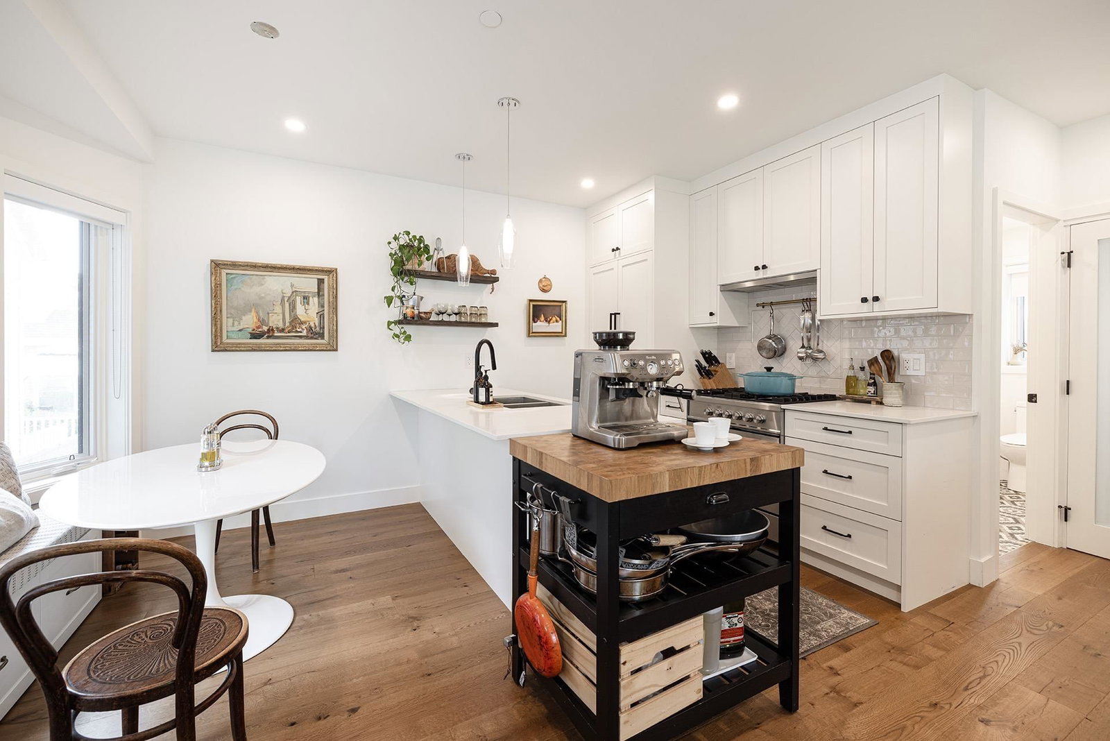Listing Image 12