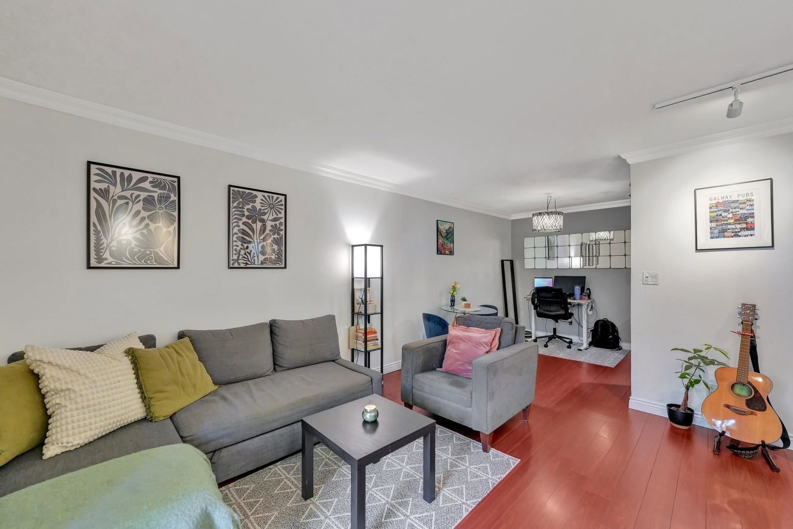 Listing Image 12