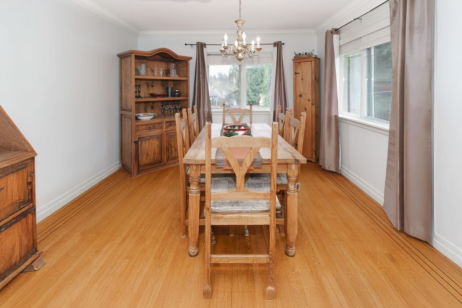 Listing Image 8
