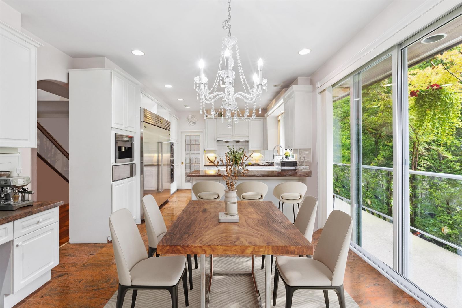 Listing Image 10