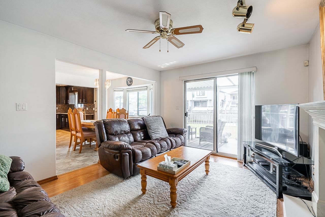 Listing Image 13