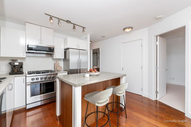 1211 - 175 1st Street