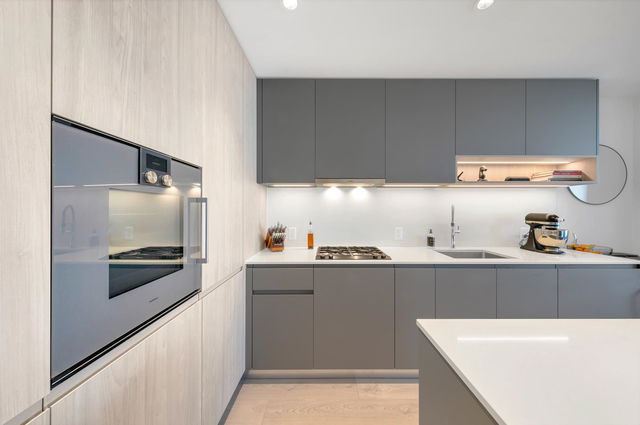 620 - 6808 Minoru Boulevard