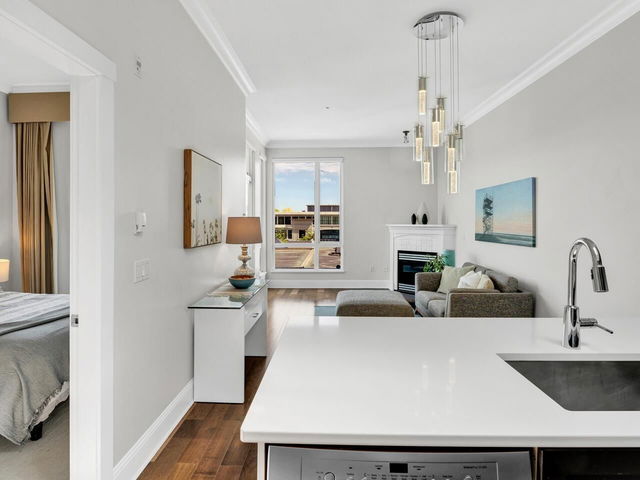 406 - 1858 5th Avenue