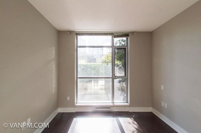 309 - 3008 Glen Drive