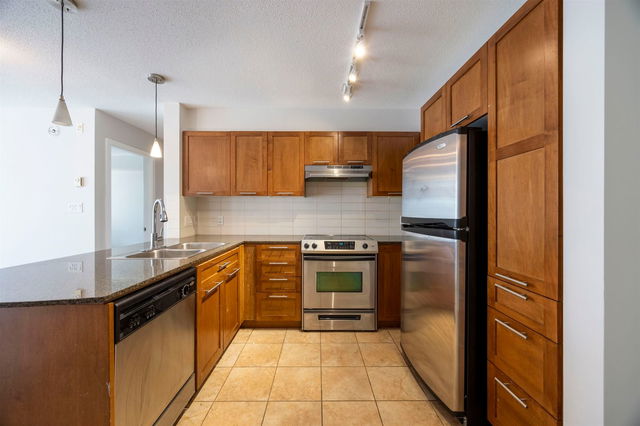 416 - 19677 Meadow Gardens Way