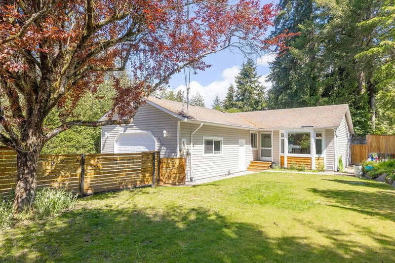 5700 Trident Avenue, Sechelt, British Columbia
