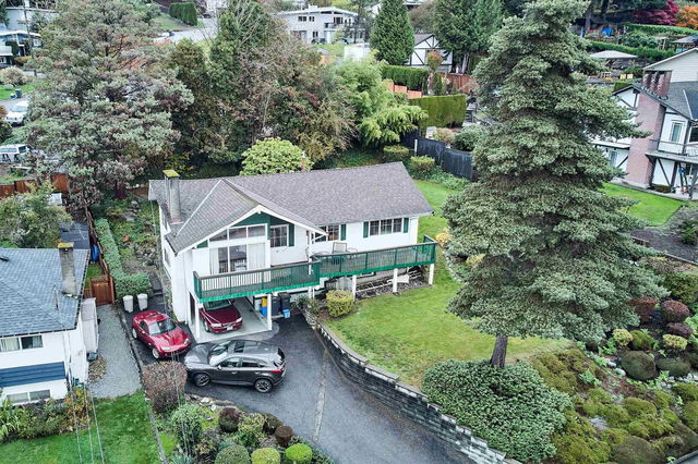 327 Seaforth Crescent