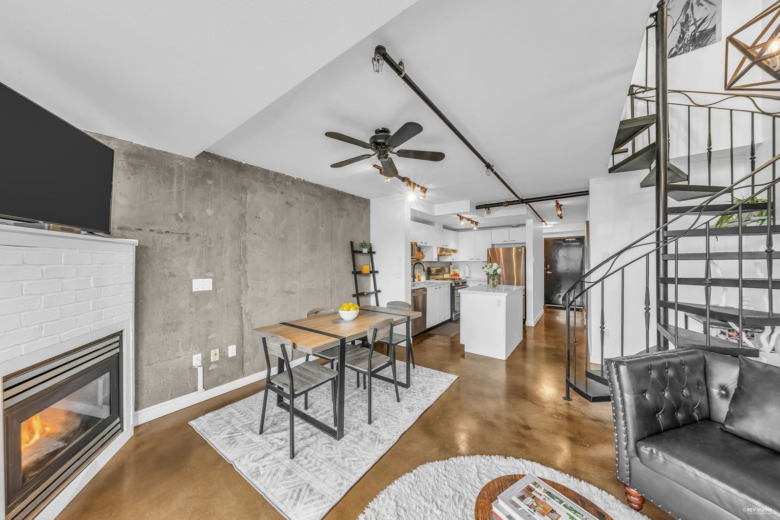 Listing Image 9