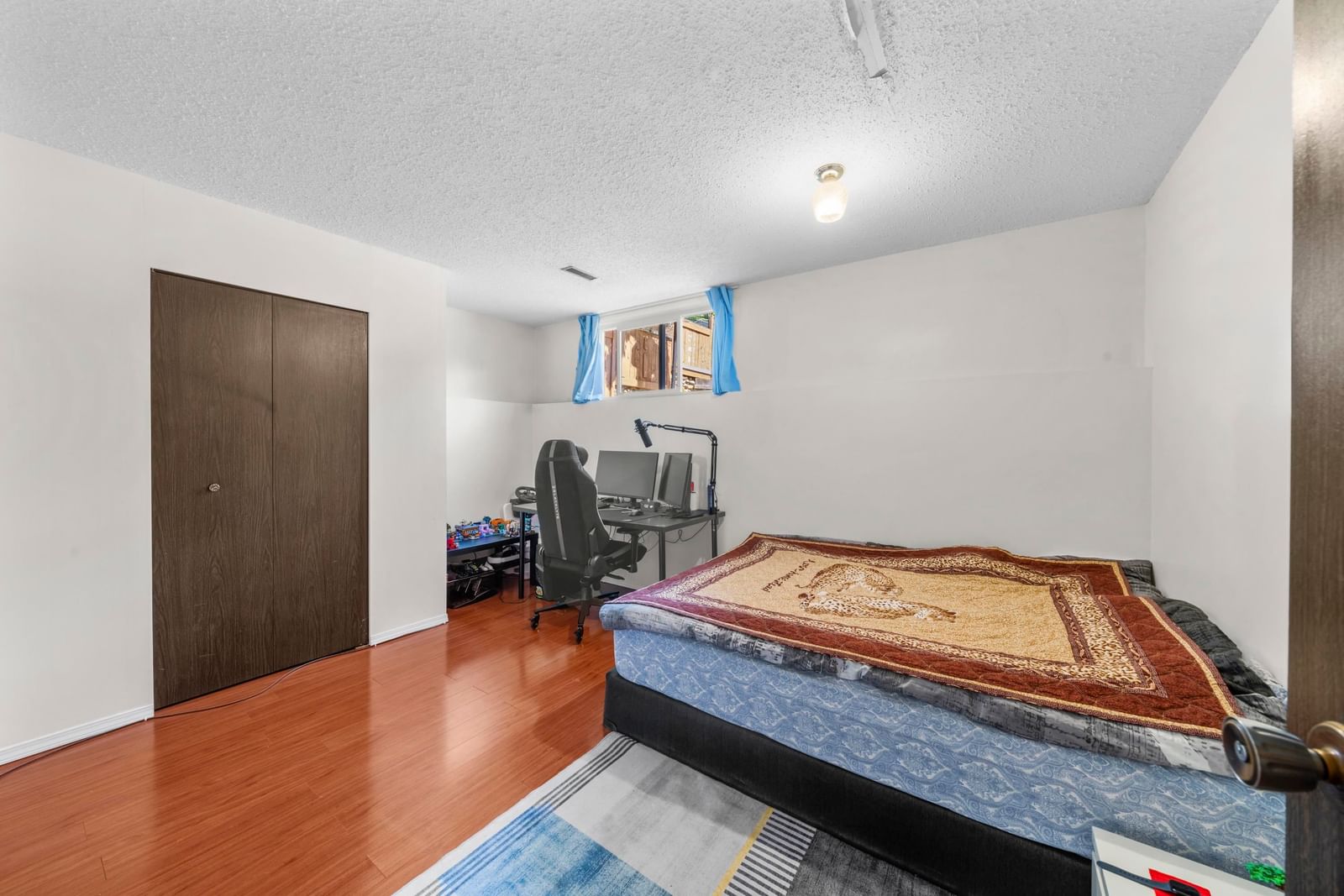 Listing Image 25