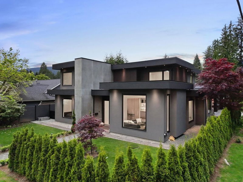 1200 Bedford Court, North Vancouver, V7R 1L2 | Image 2