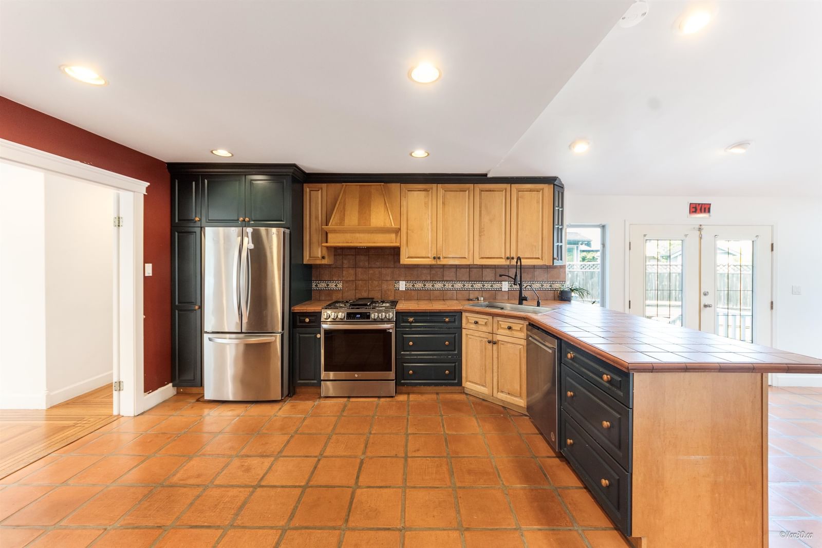 Listing Image 11