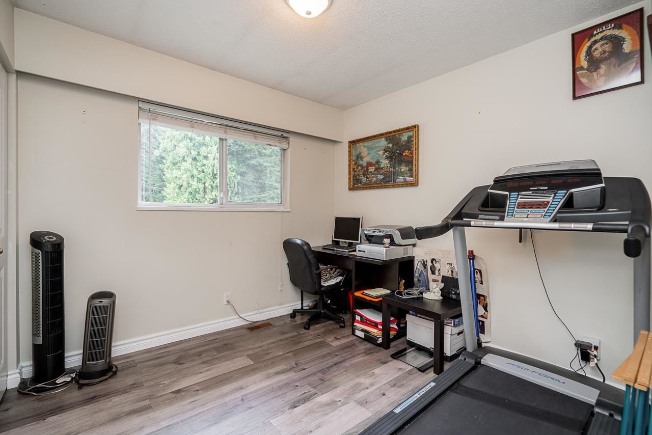 Listing Image 17