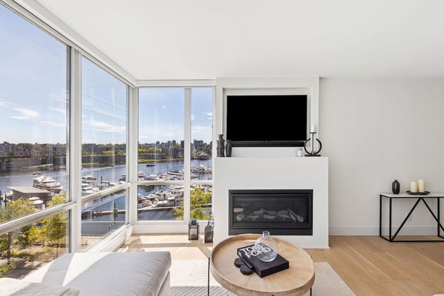 801 - 1077 Marinaside Crescent