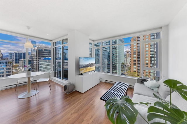 1502 - 480 Robson Street