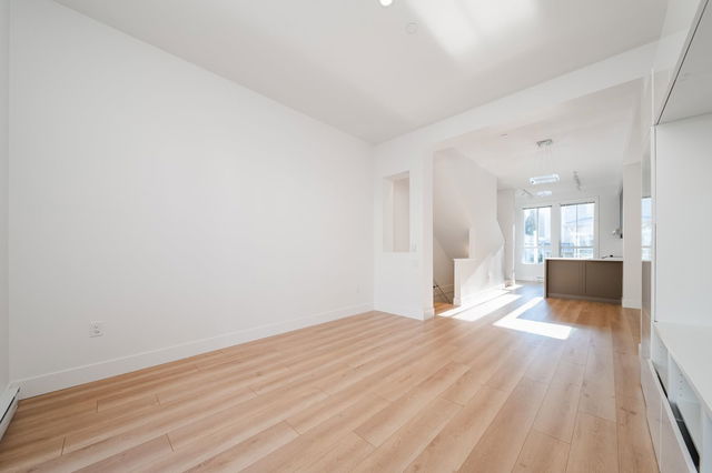 21 - 4716 Orca Way