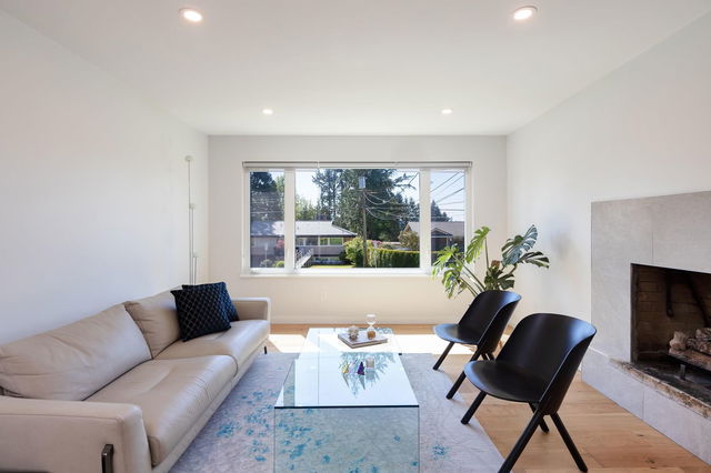 2996 Plymouth Drive