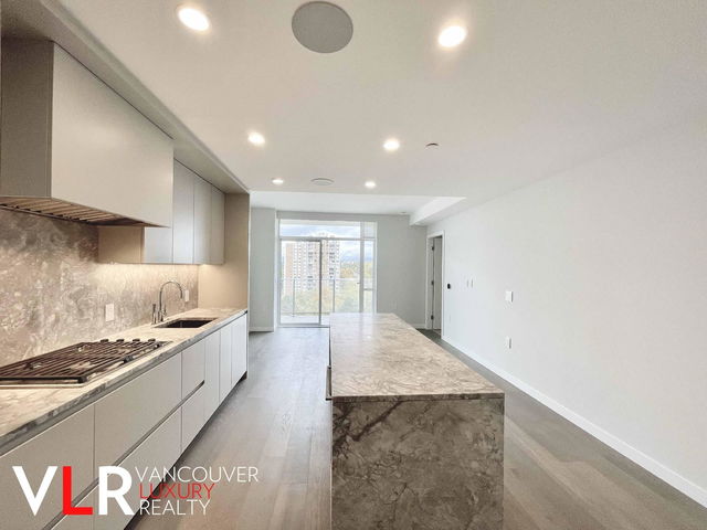 1402 - 7433 Cambie Street