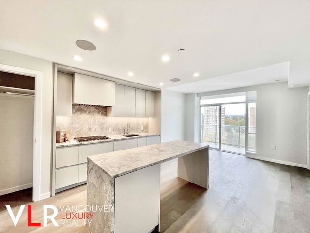 1402 - 7433 Cambie Street