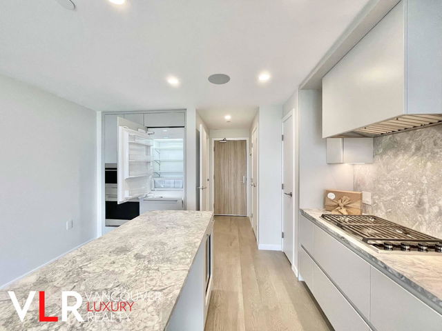 1402 - 7433 Cambie Street