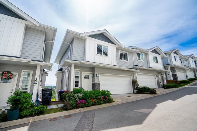 11 - 31548 Upper Maclure Road