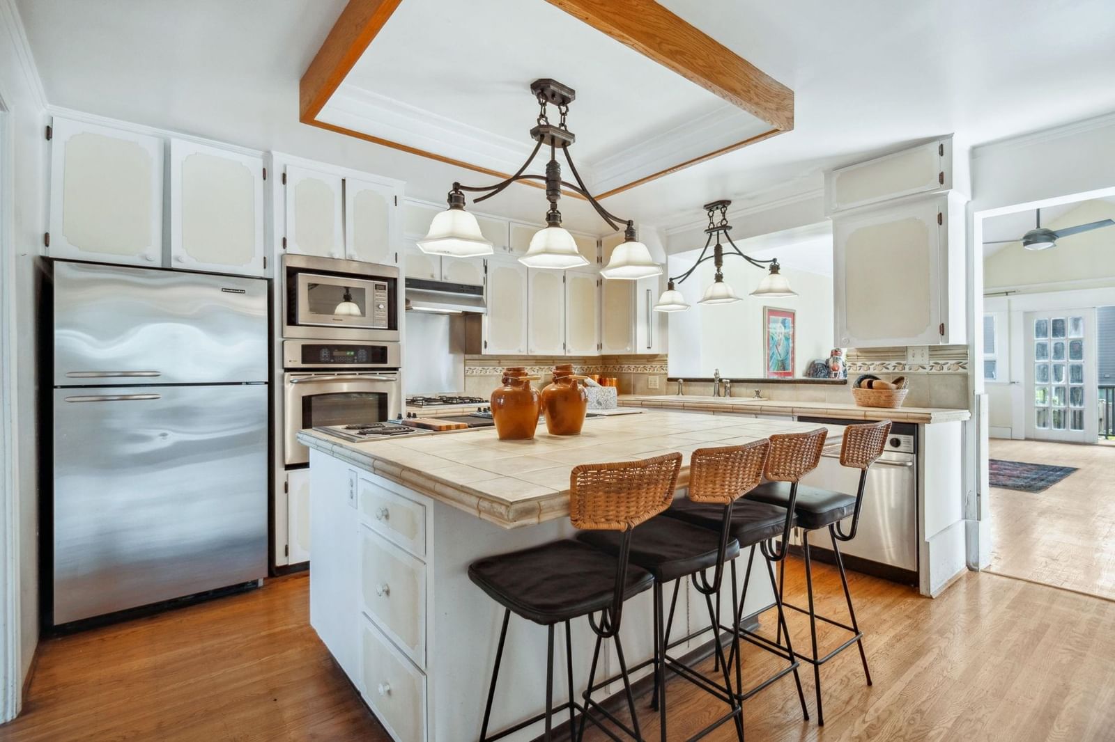Listing Image 10