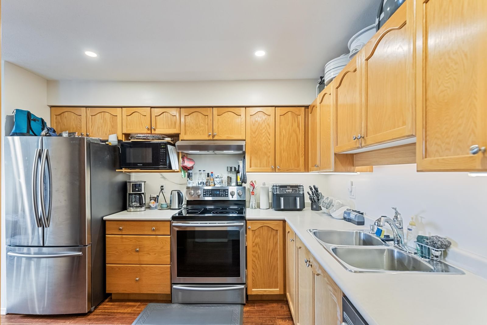 Listing Image 12