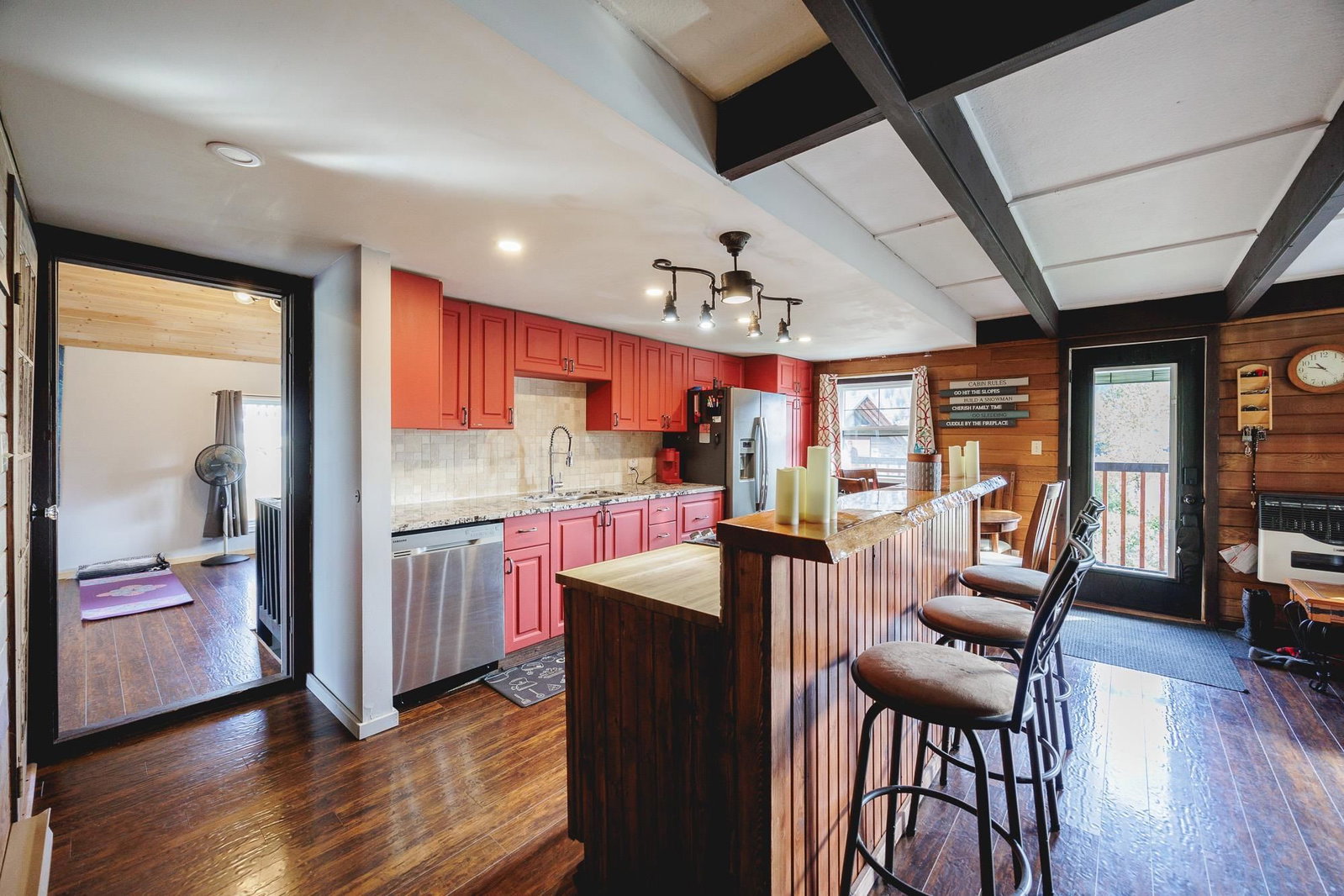 Listing Image 8