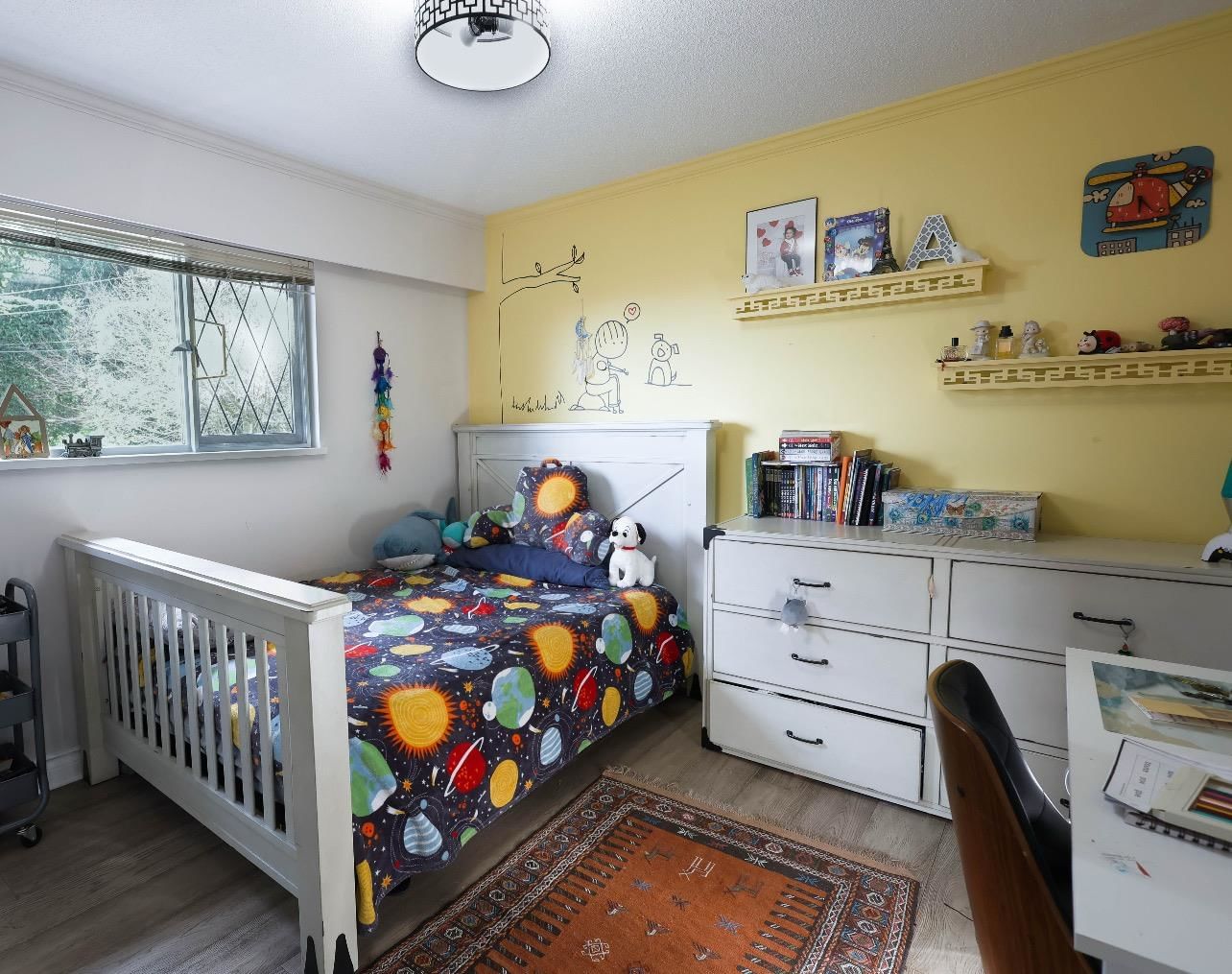 Listing Image 4