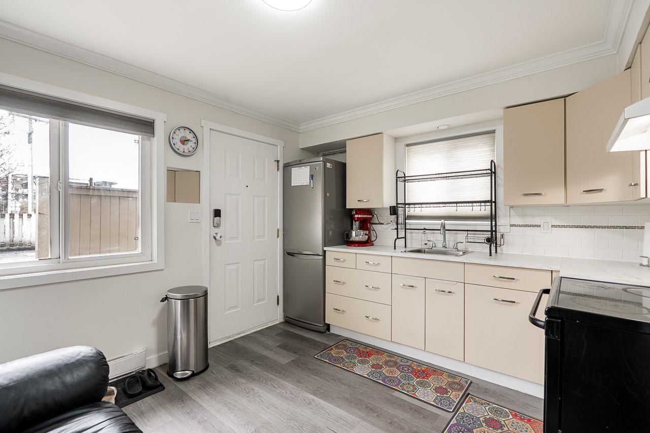 Listing Image 11