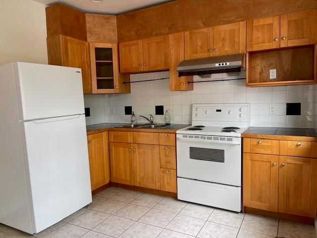 202 - 2817 Clark Drive